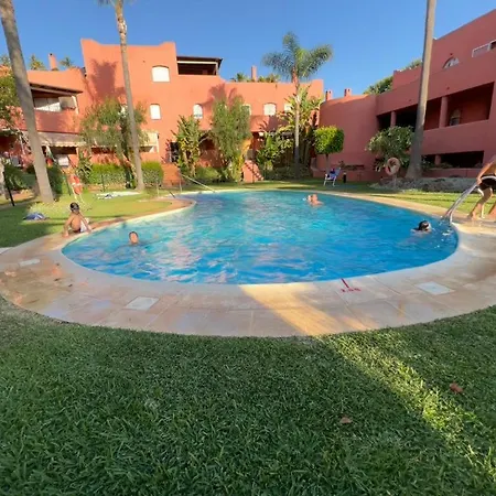 Apartment Bajo Con Jardin En 1ª Linea Costabella Marbella