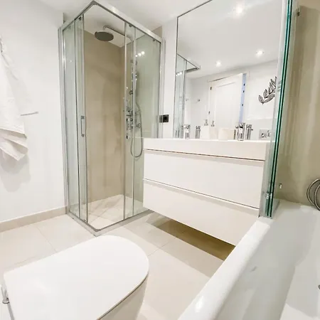 Apartment Bajo Con Jardin En 1ª Linea Costabella Marbella